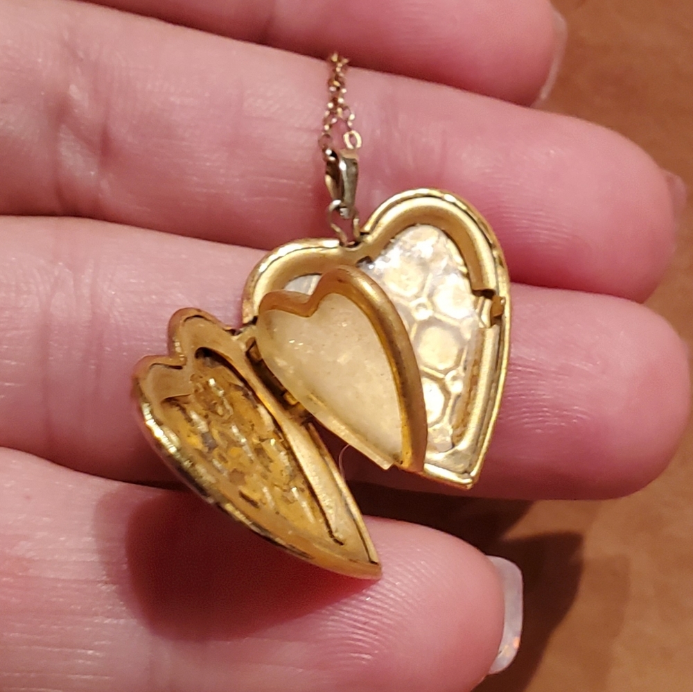 10k Locket - Picture 3 of 5